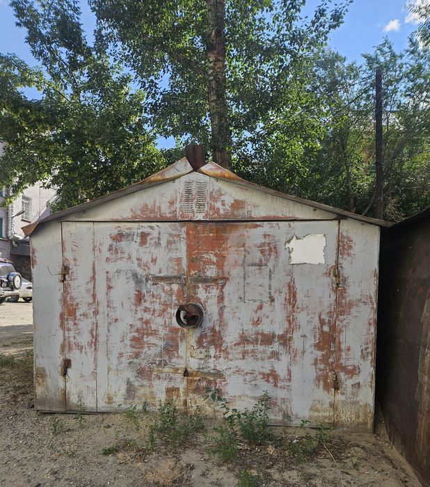 Продам большой гараж