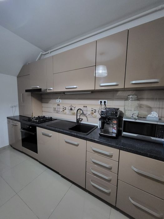 Vând apartament cu 3 camere