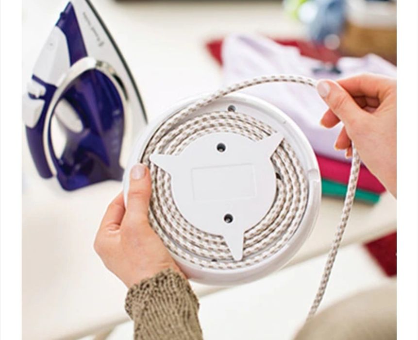 Fier de calcat fara fir, Russell, 2400W, talpa ceramică