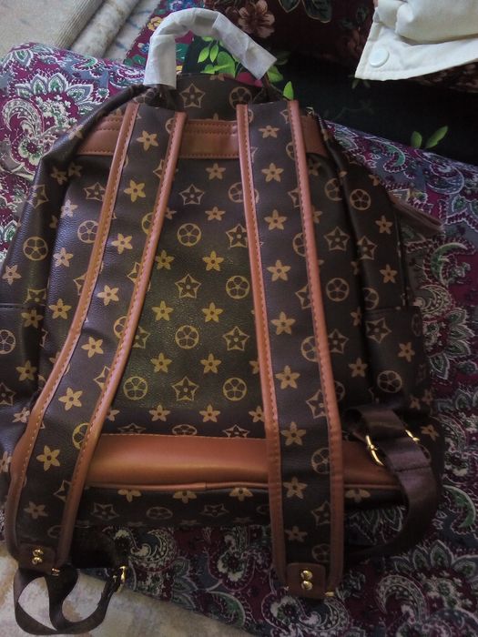 Сумка  сатылады новый усталмаган