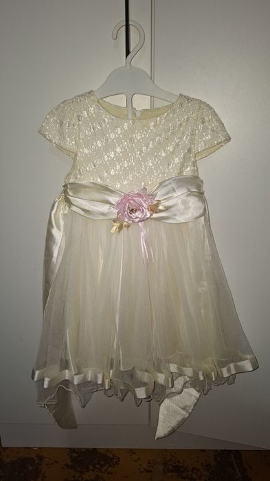 Продам платья детские