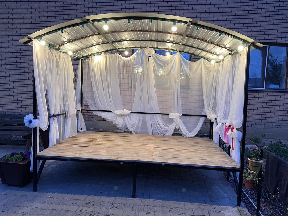 Продам беседку тапчан