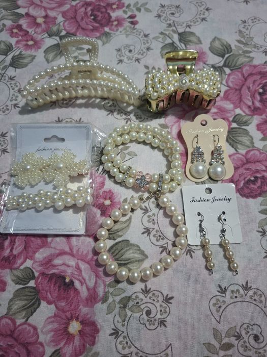 Vând Set Perle Noi