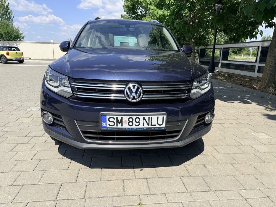 VOLKSWAGEN Tiguan