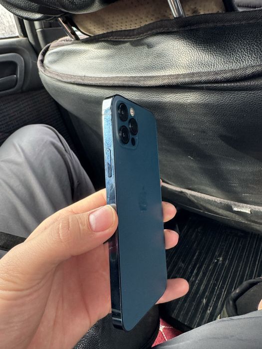 iPhone 12 Pro в идеальном состоянии
