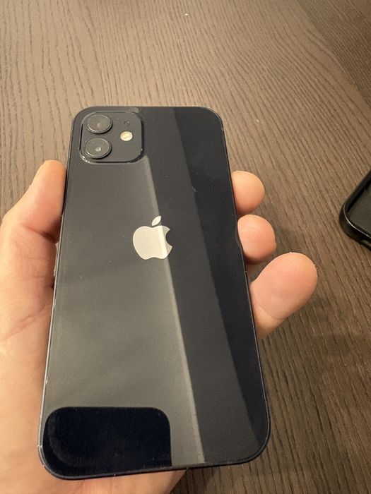 Vand Iphone 12 black