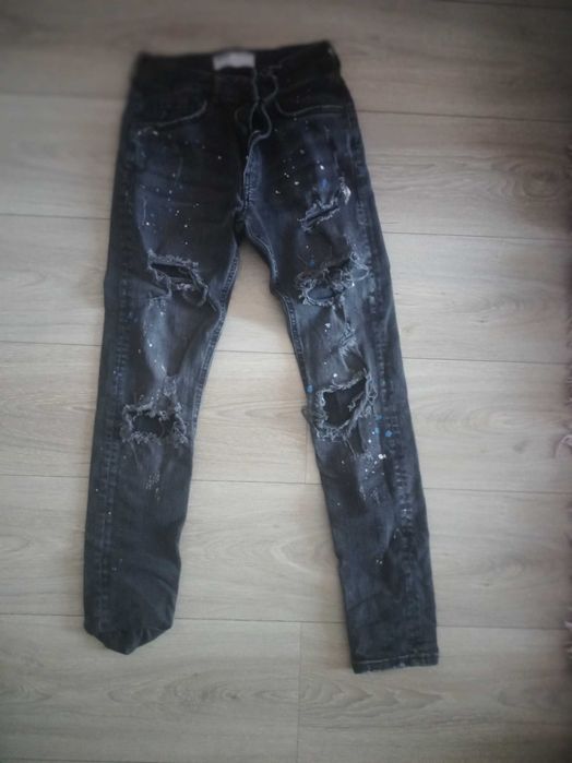 Blugi rupti  bershka