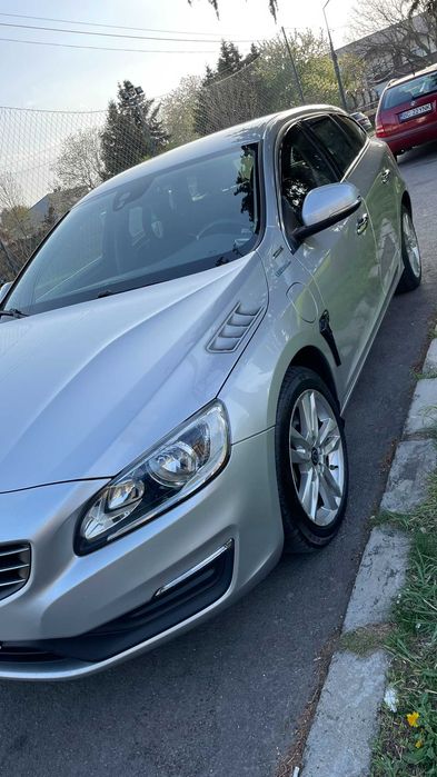 VOLVO V60 Plug in hybrid 4x4 an 2016 , 295 cai putere