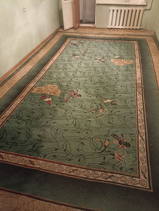 Продам ковры[4шт].