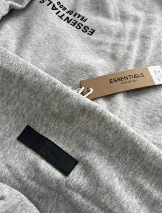 Essentials fear of God ( pot sa vand si la bucata doar hanoracul sau doar pantaloni )