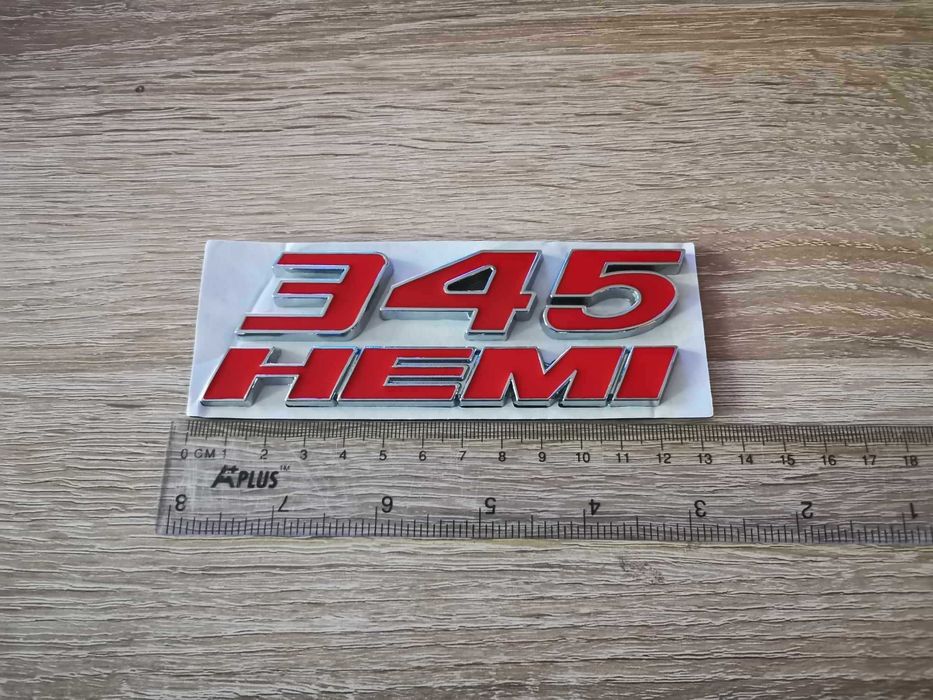 345 HEMI червена емблема