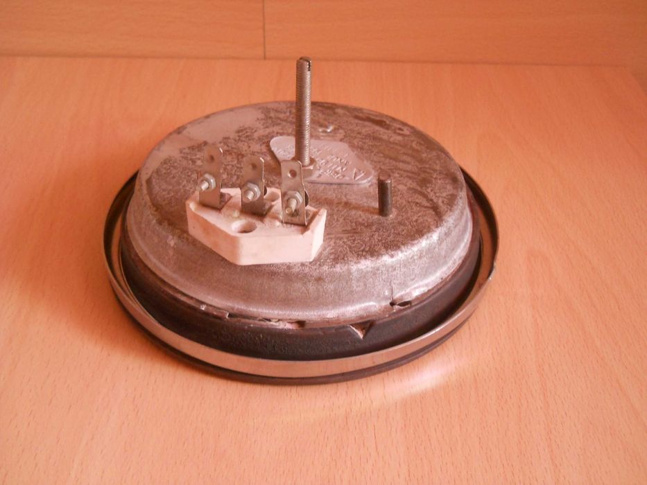 Plita rotunda cu inel nichelat pentru reșou