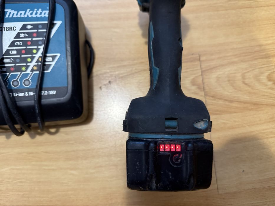 Makita DTW300 Гайковерт