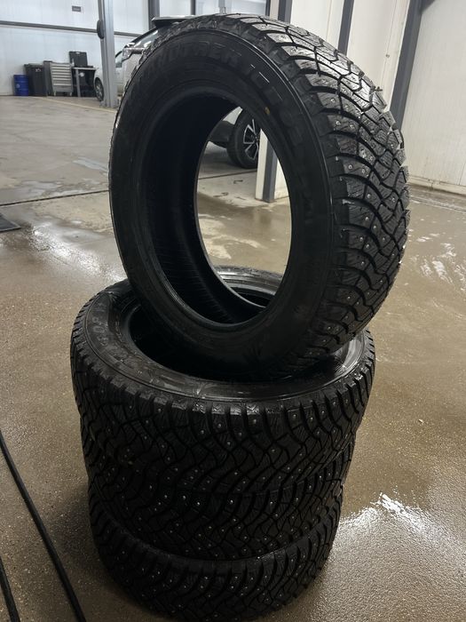 Зимние шины DUNLOP 215/60 R17 ШИП