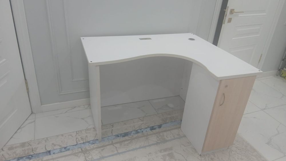 Стол для компьютера