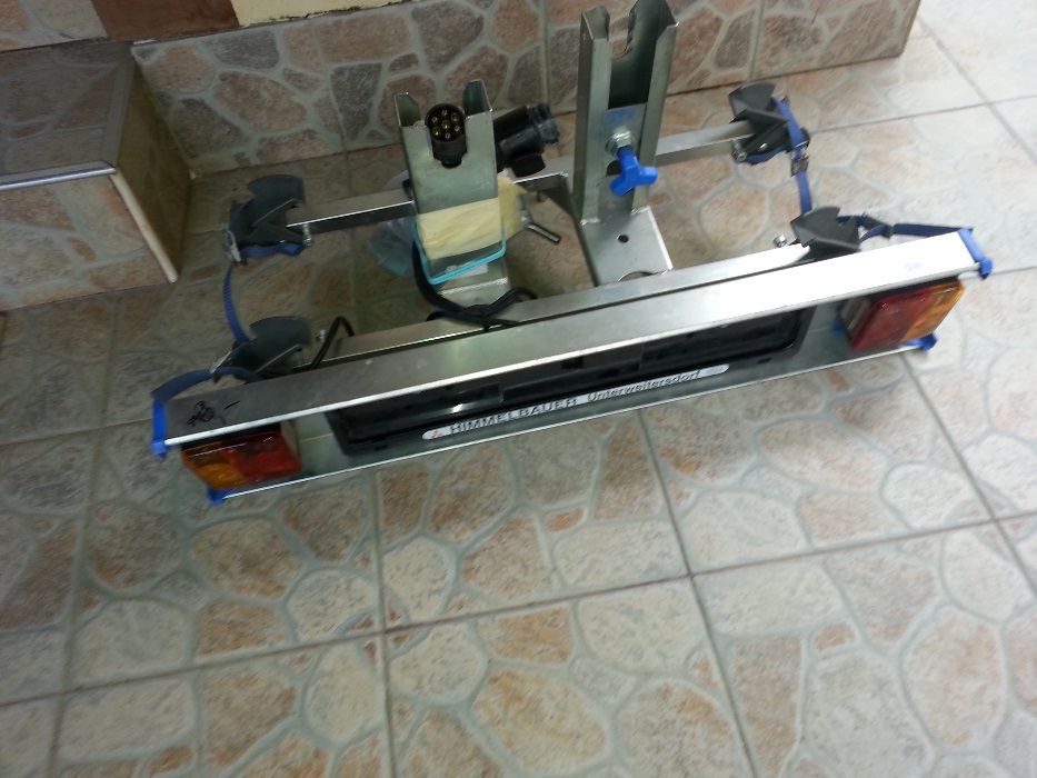 Vand suport de biciclete ptr agatat la carlig de masina