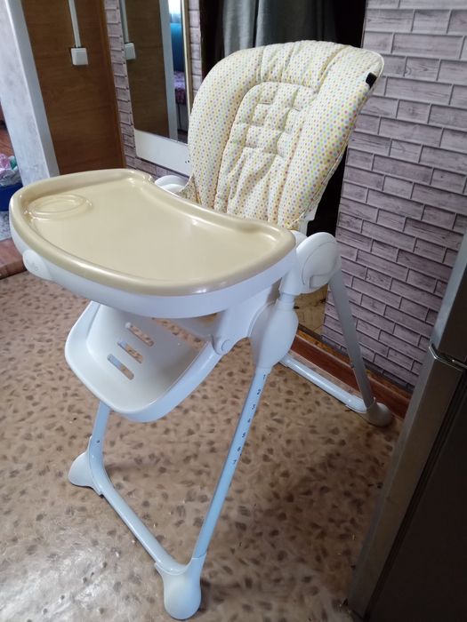 Продам стул для кормления в хорошем состояние почти новый