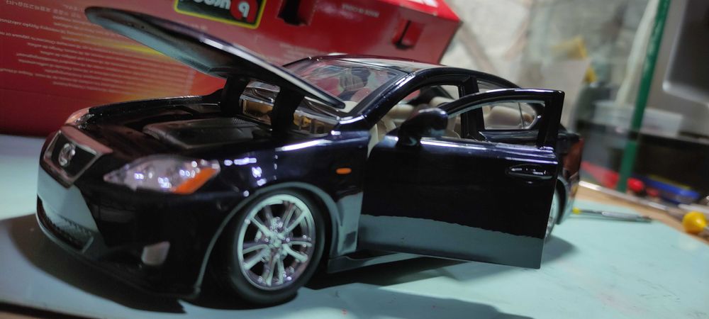 Модельки автомобилей фирмы Bburago 1:24