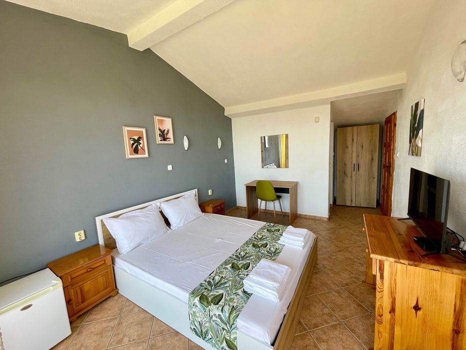 Продава се Хотел в Свети Влас - 452 кв.м за 852 €/кв.м - Снимка #3