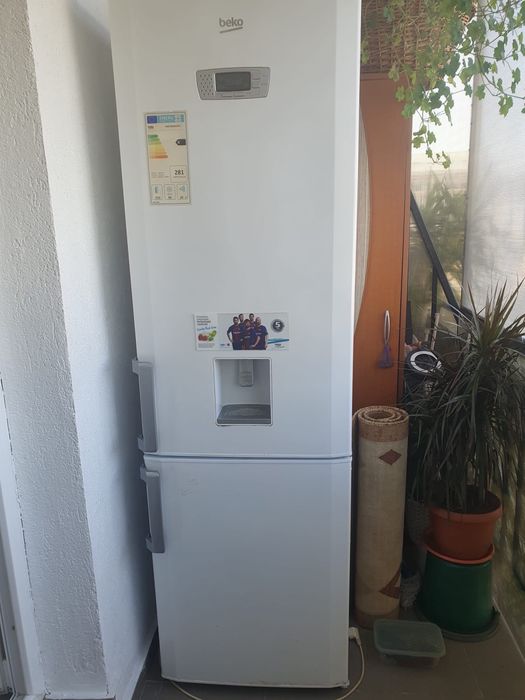 Frigider Beko cu dozator de apa