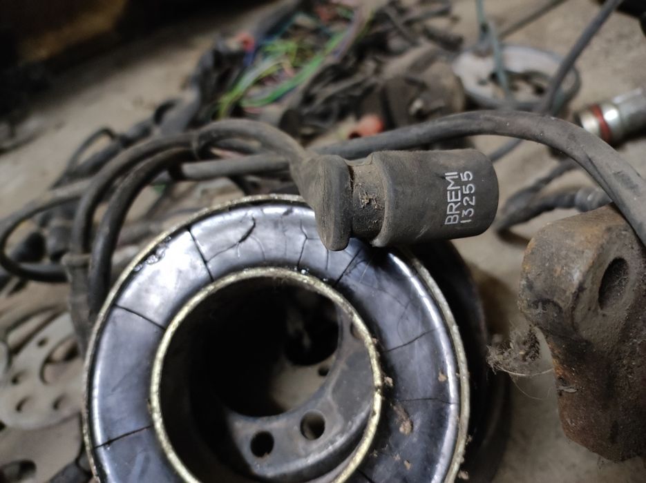 Запчясти мерс 124 2.3