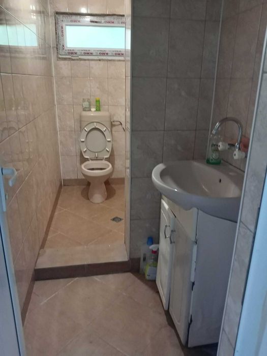 Продавам къща Долна Митрополия