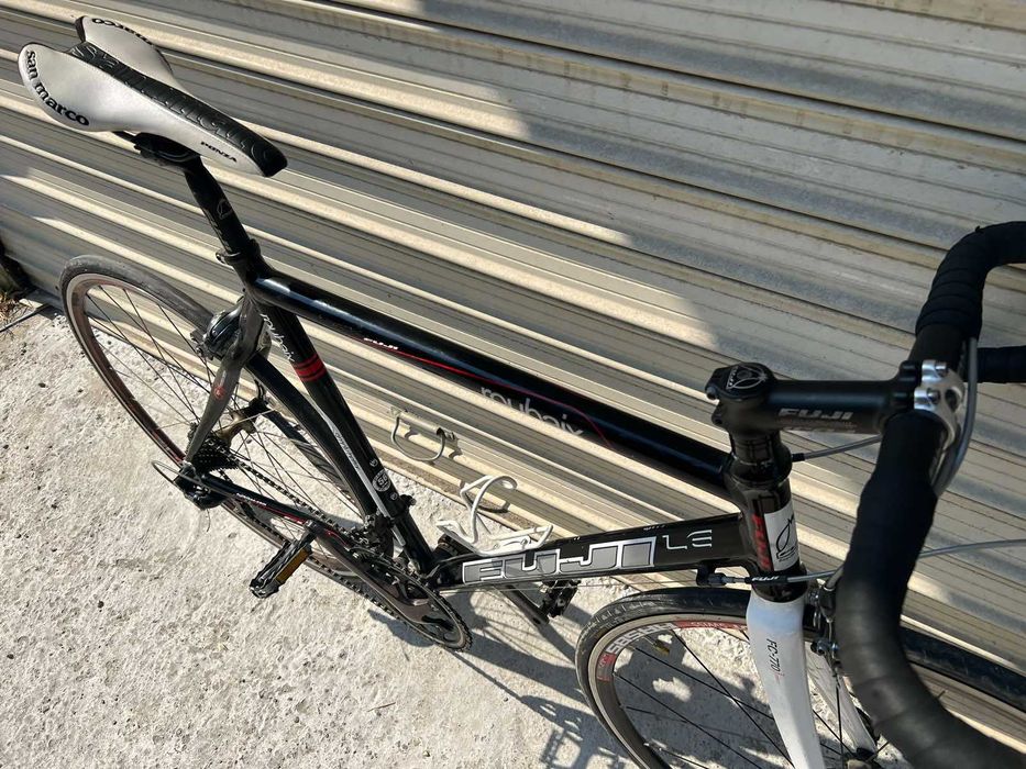 Шосеен Велосипед Fuji Roubaix LE