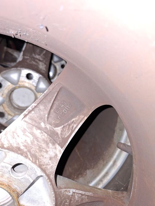 Vând jante +anvelope iarnă 195/ 65/ R15