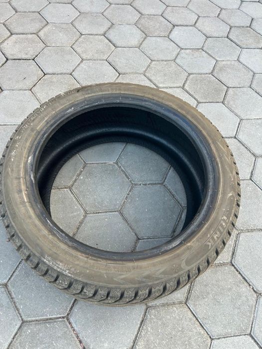 Продам шины 235/45 R18