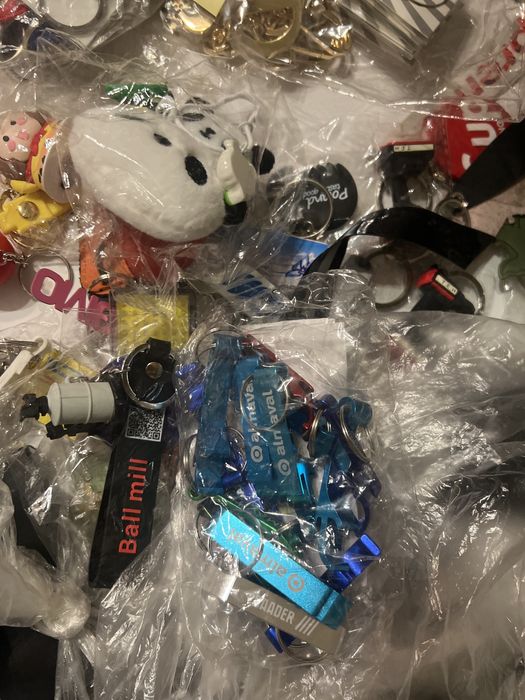 Брелки на подарок разные