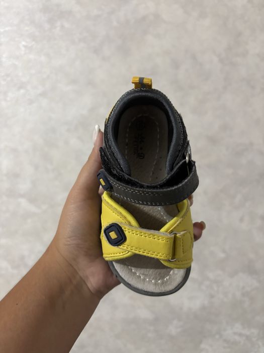 Сандали детские