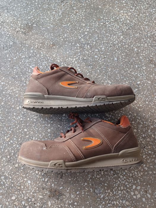 Bocanci cofra si sixton