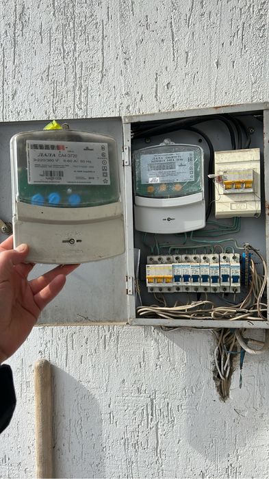 Электрик высоковольтник, на столбах,