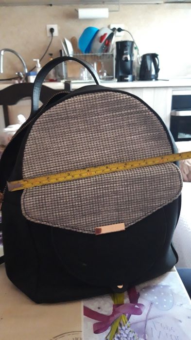 Дамска раница черна