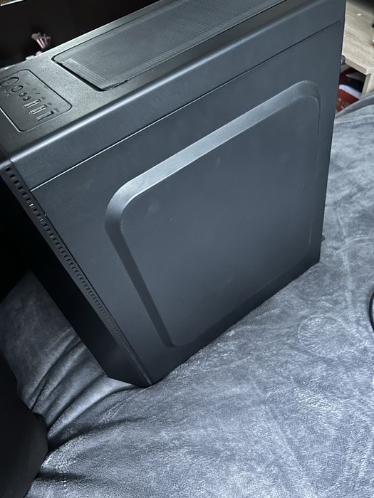 Геймърски компютър със монитор 144hz