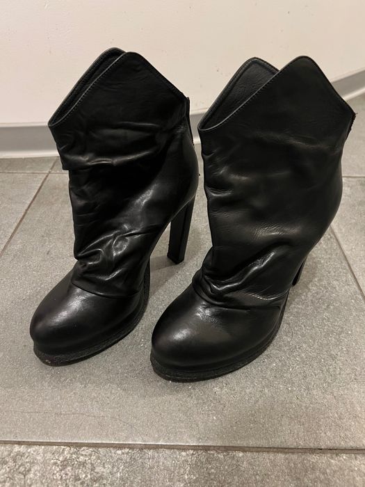 Обувки с ток - Vic Matie