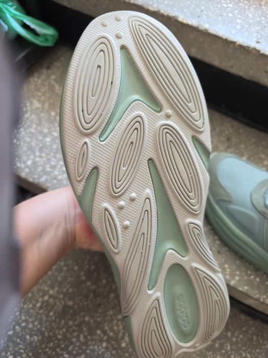 Маратонки adidas