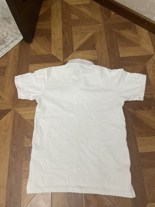 Поло белого цвета