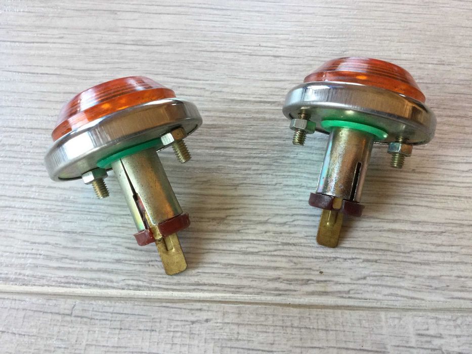 2 бр НОВИ оригинални странични мигачи за калник за Жигули / Лада / ВАЗ