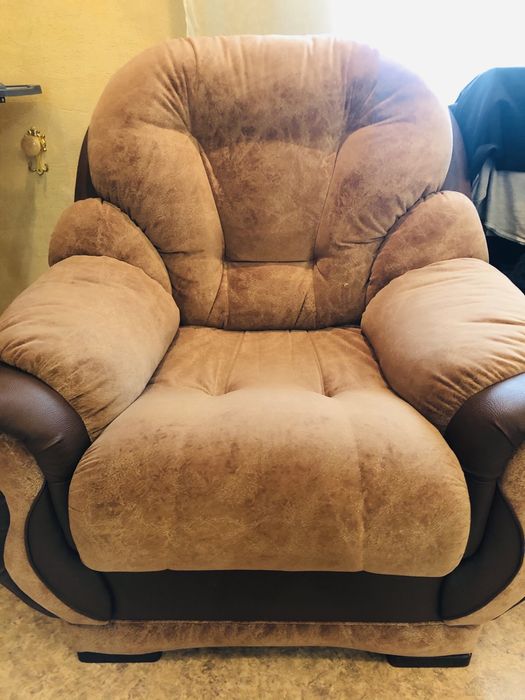 Продам диван с креслом