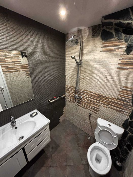 Дава се под наем Двустаен апартамент в Варна, Център - 55 кв.м за 500 € - Снимка #11