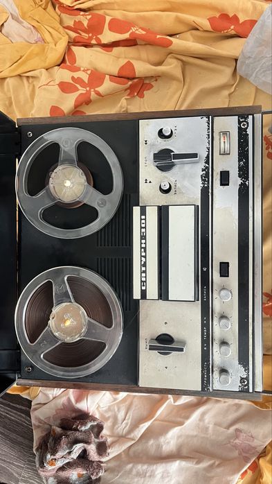 Катушечный магнитофон "Сатурн-301" 1973 года