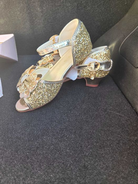 Детски обувки с токче