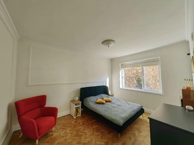 Дава се под наем Тристаен апартамент в София, Център - 75 кв.м за 1077.12 € - Снимка #6