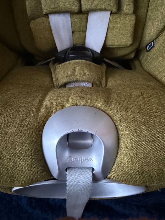 Столче за кола Cybex Sirona Z I-size plus + въртяща се isofix база