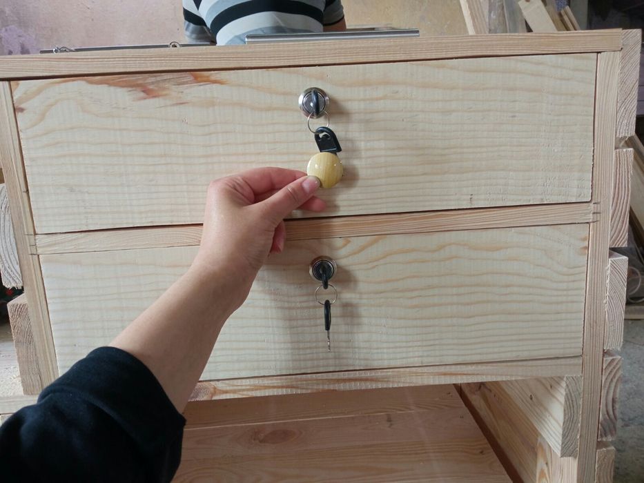 Търговска щанд маса с чекмеджета