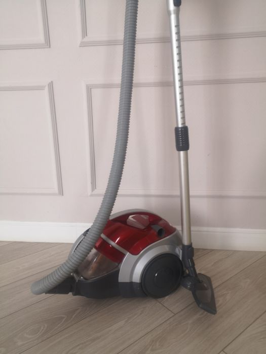 Продам пылесос LG на ручном управлении.