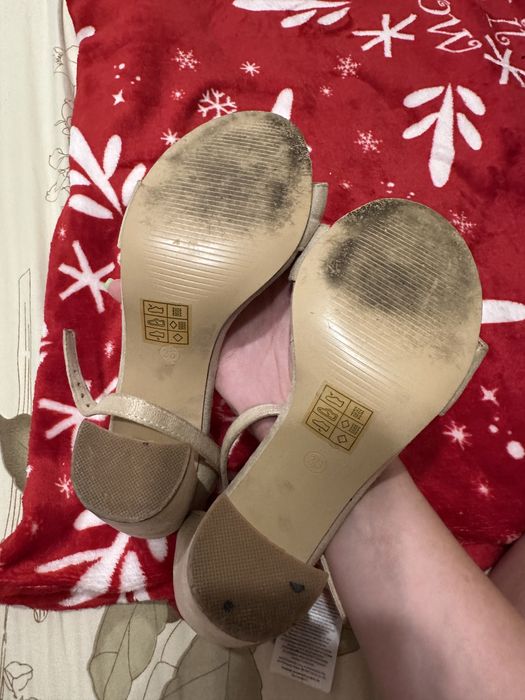 Sandale cu toc marimea 36