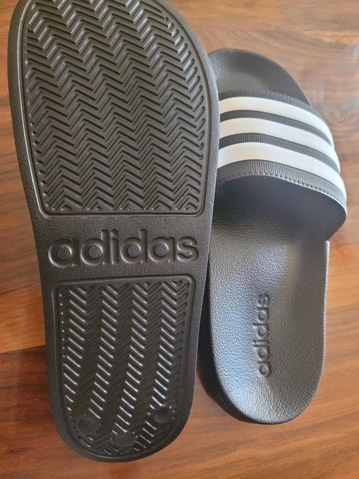 ȘLAPI ADIDAS negri cu dungi albe, mărimea 37