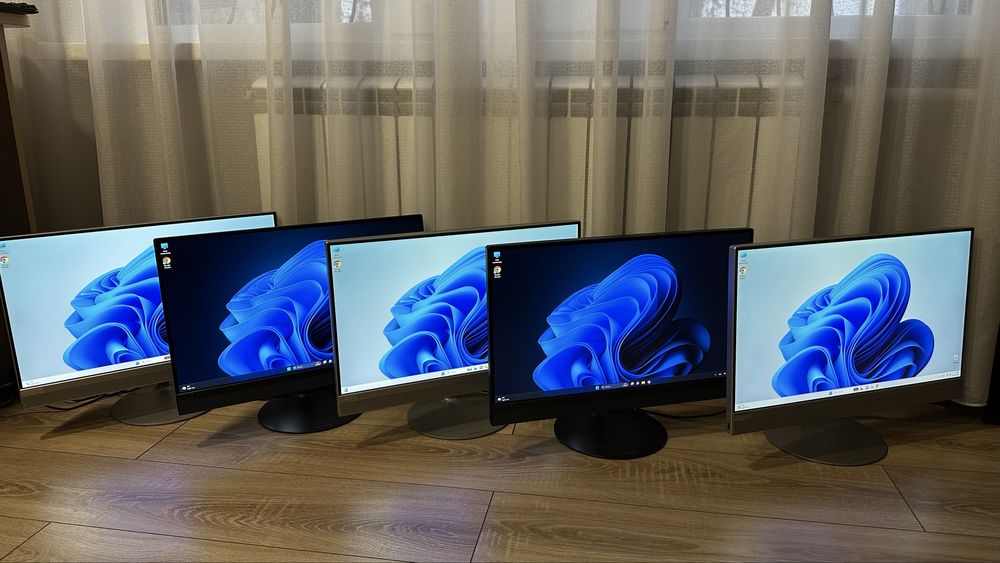 Моноблок Lenovo ideacentre Core i3/8GB/256GB SSD/Windows 11